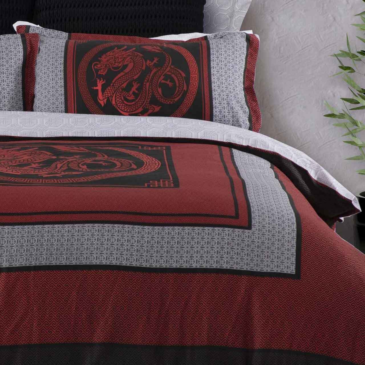 Liang Red Quilt Cover Set - King