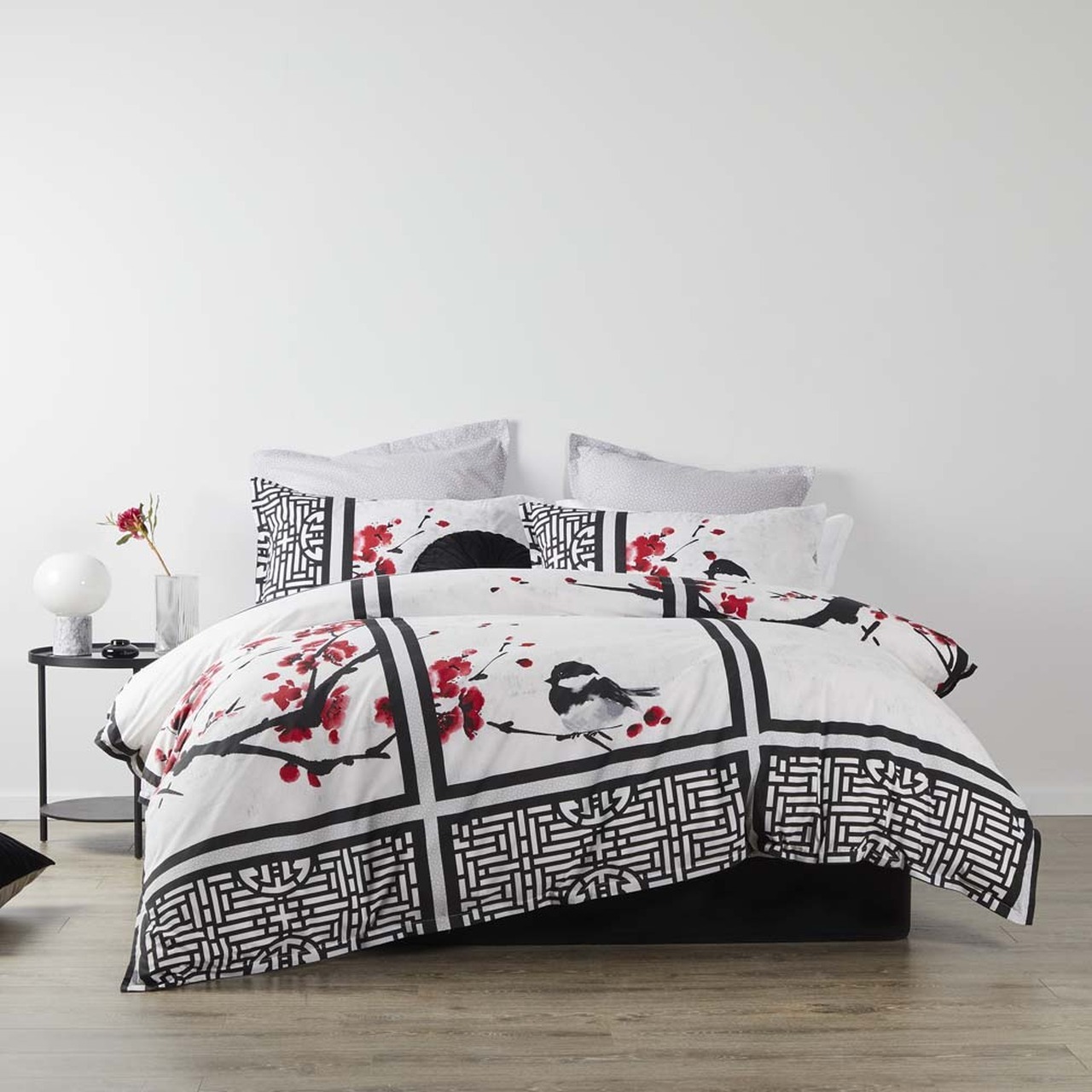 Noto White Quilt Cover Set - Queen
